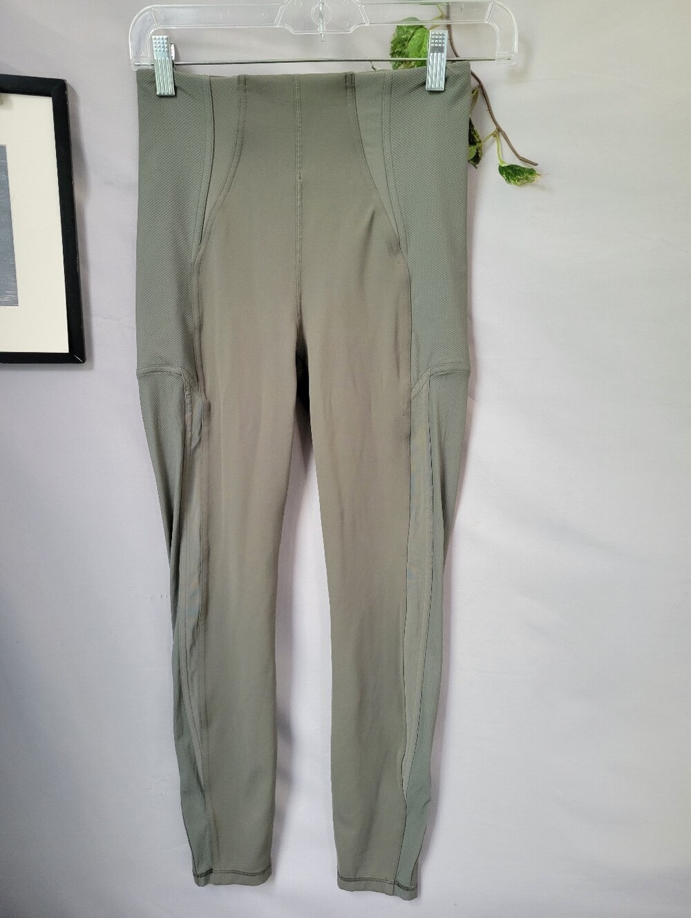 Lululemon Everlux and Mesh Super-High-Rise Training Tight 25" Army Green 6